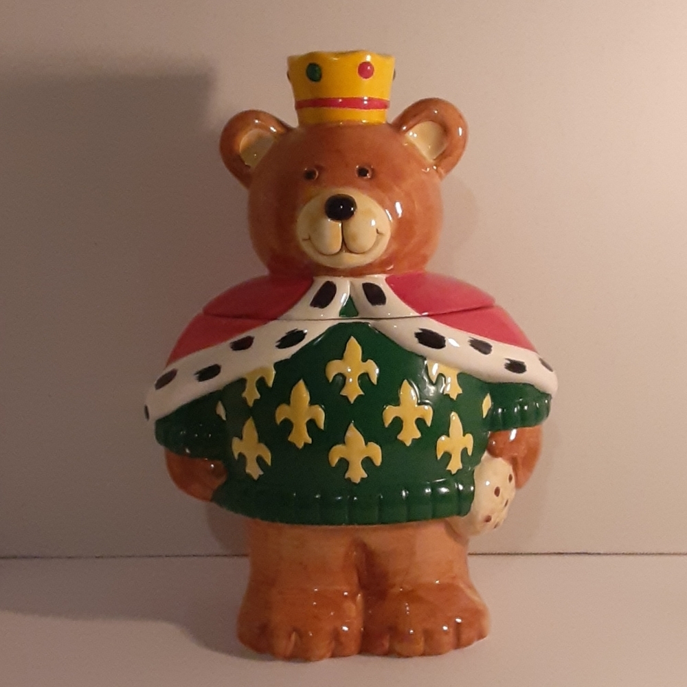 Vintage King Teddy Bear ceramic Cookie Jar